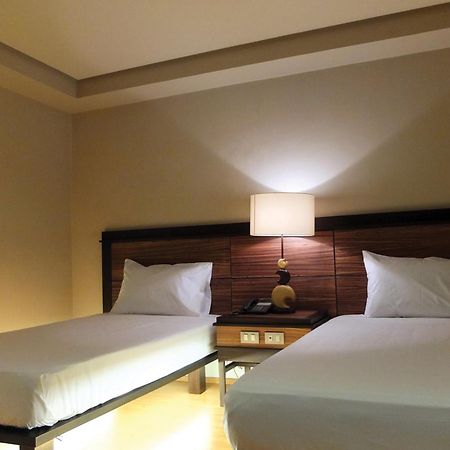 Soleste Suites Quezon City Dış mekan fotoğraf