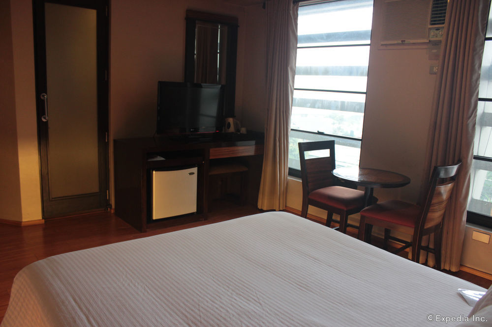 Soleste Suites Quezon City Dış mekan fotoğraf