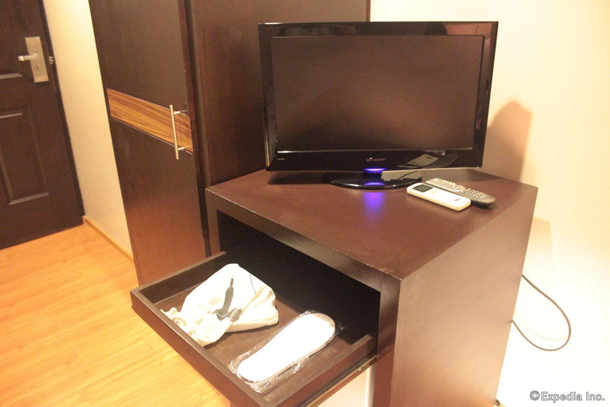 Soleste Suites Quezon City Dış mekan fotoğraf