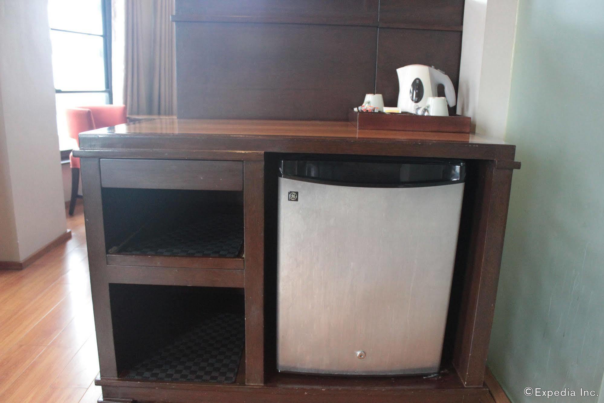 Soleste Suites Quezon City Dış mekan fotoğraf