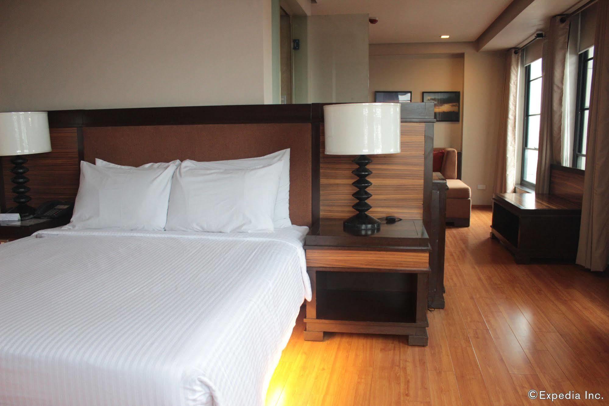 Soleste Suites Quezon City Dış mekan fotoğraf