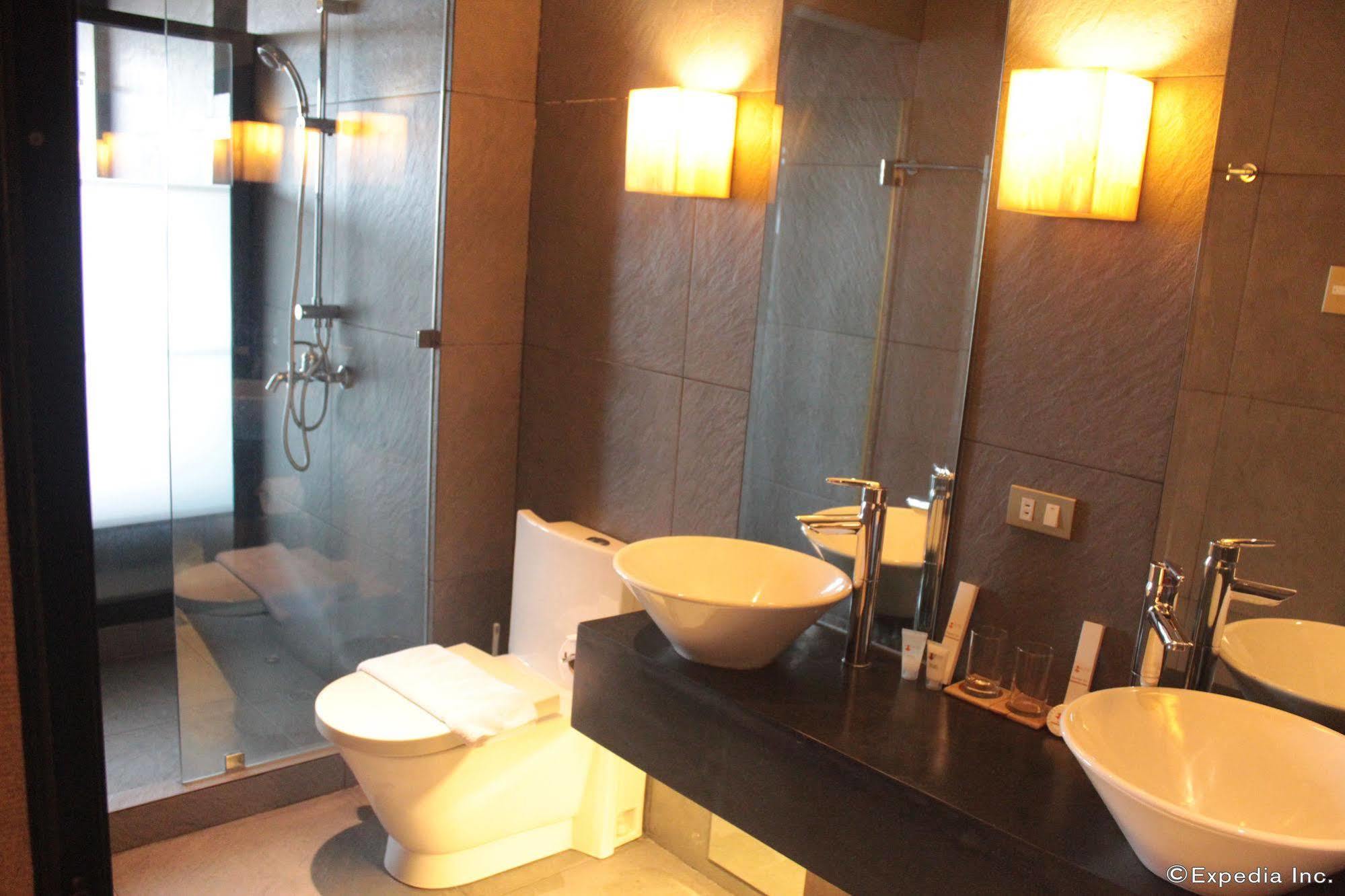 Soleste Suites Quezon City Dış mekan fotoğraf